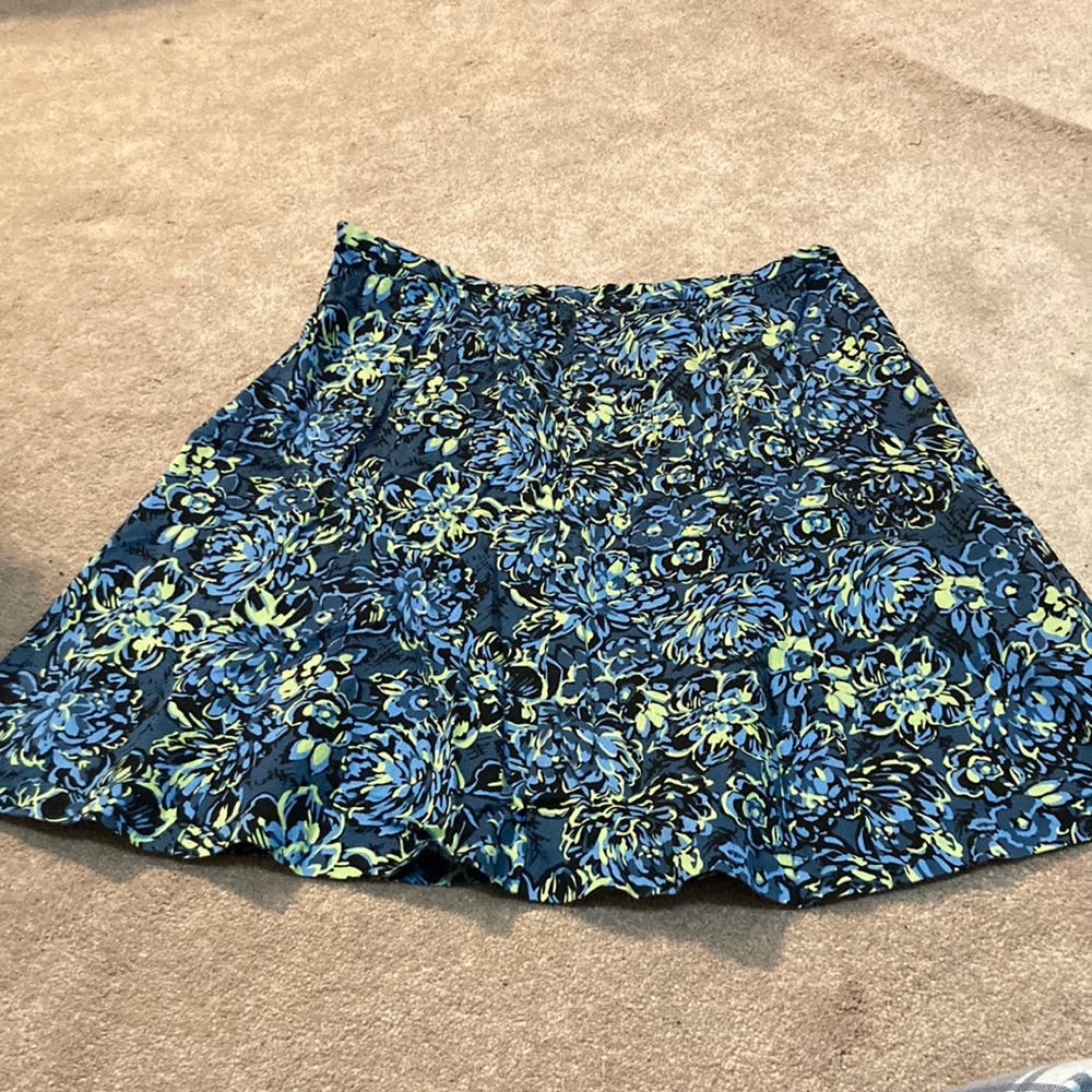 Attention floral skirt. Size 16